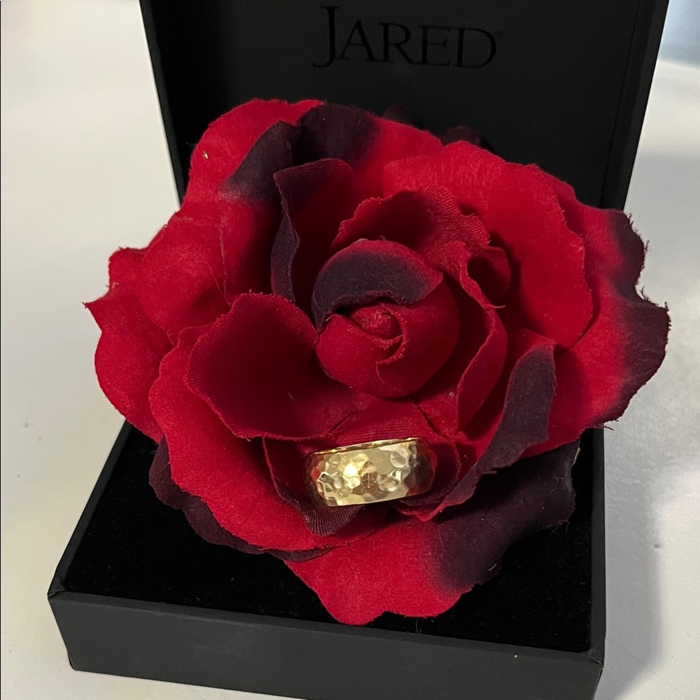 14 K Gold 6.35mm Hammered Design Ring Size 6 1/4